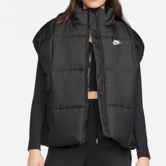 Nike NWT Sz M Black Sportswear Women's Classic Puffer Therma-FIT Loose Vest - Picture 3 of 15